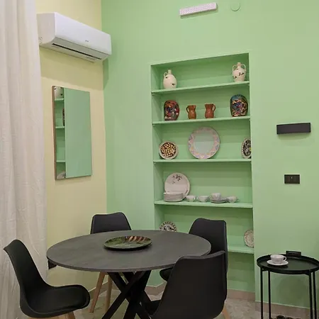 Eagle & Dolphin Apartment